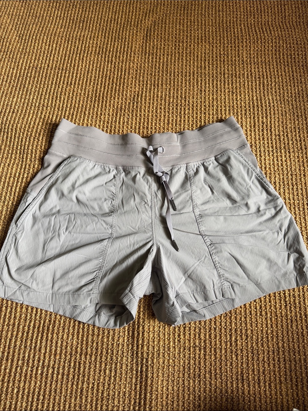 Lululemon 🍋Lilac Dance studio shorts Women's 10